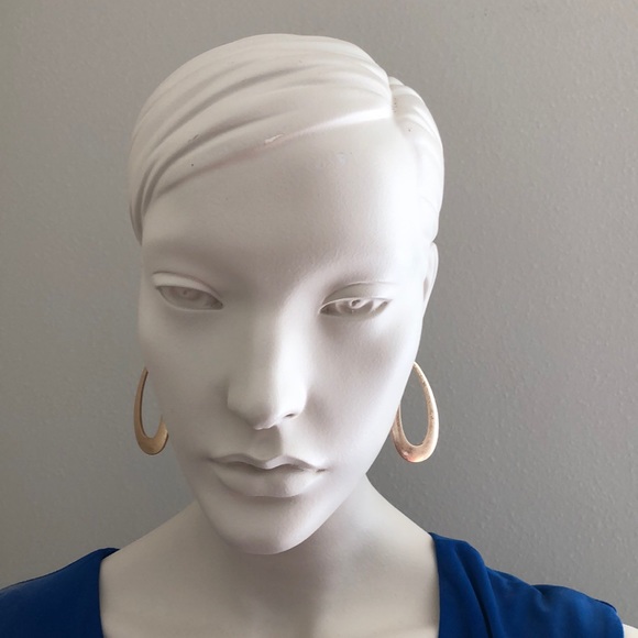 🛍 New Golden Tear Drop Satin Metal Earrings - Picture 2 of 13